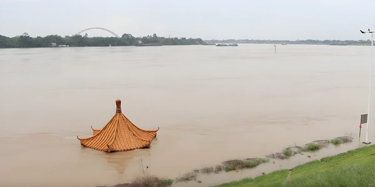 Flooding in southern China / Video Screenshot by South China Morning Post