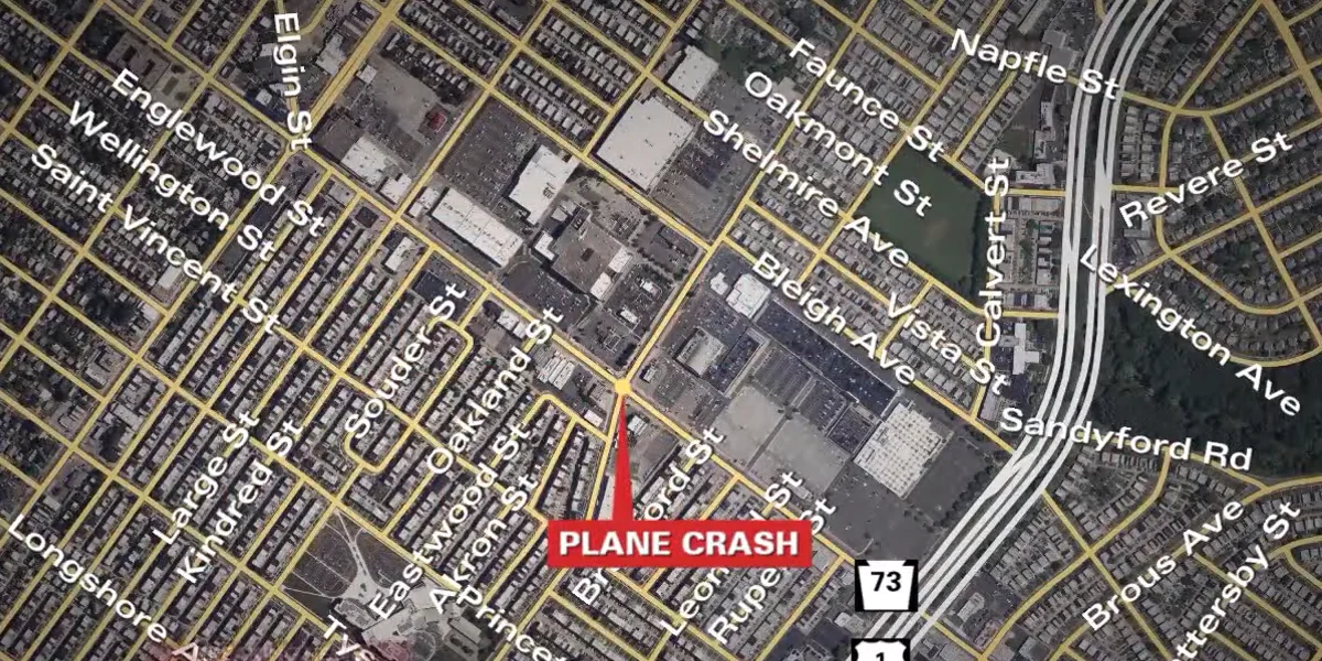 Plane crashes in Northeast Philadelphia / Video Screenshot