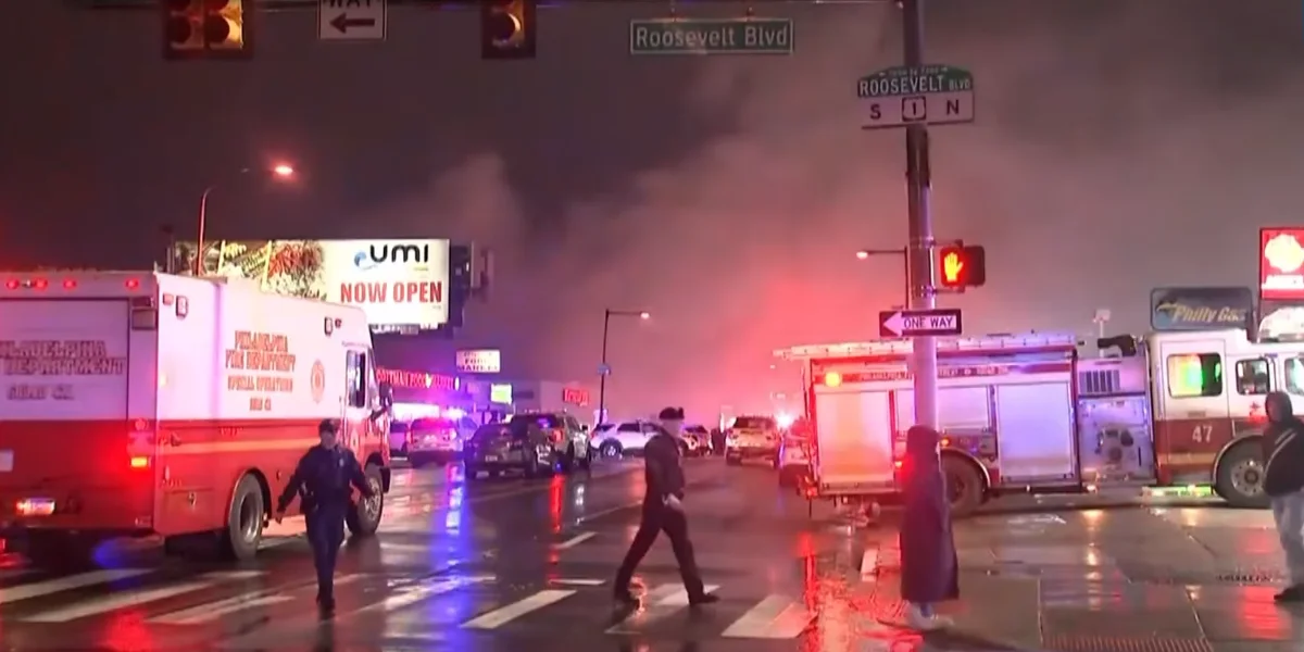 Plane crashes in Northeast Philadelphia / Video Screenshot