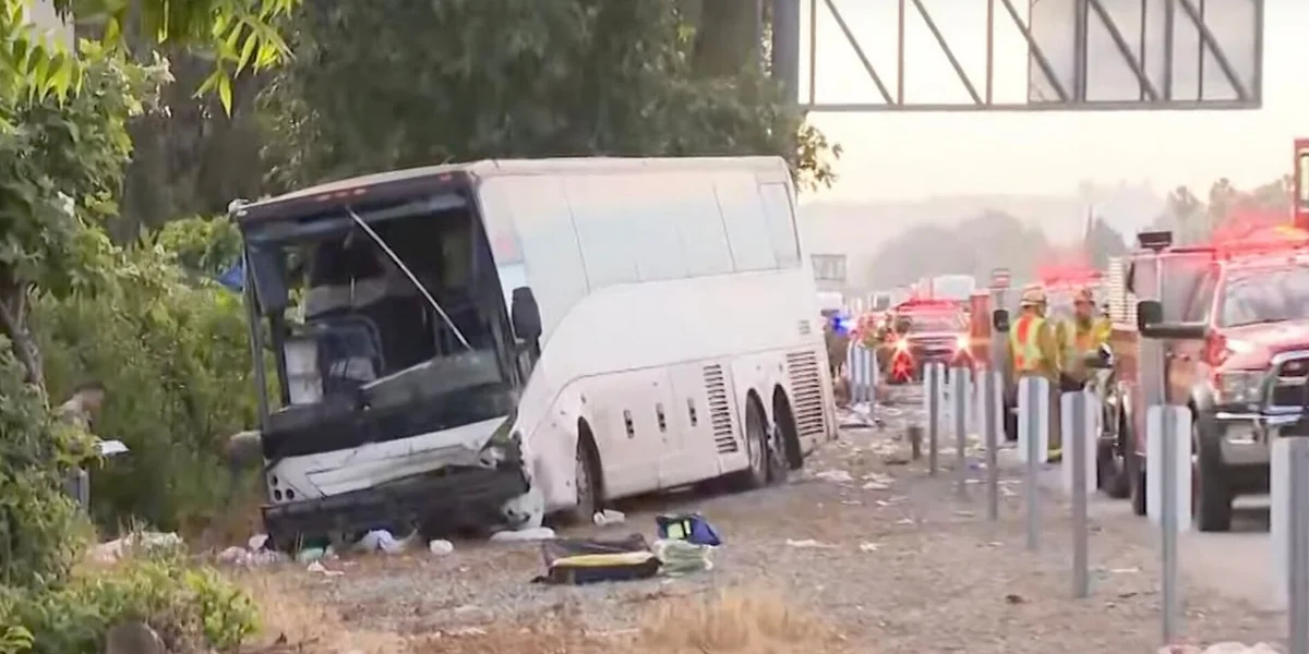 Tour bus crash in Hacienda Heights, California / Video Screenshot