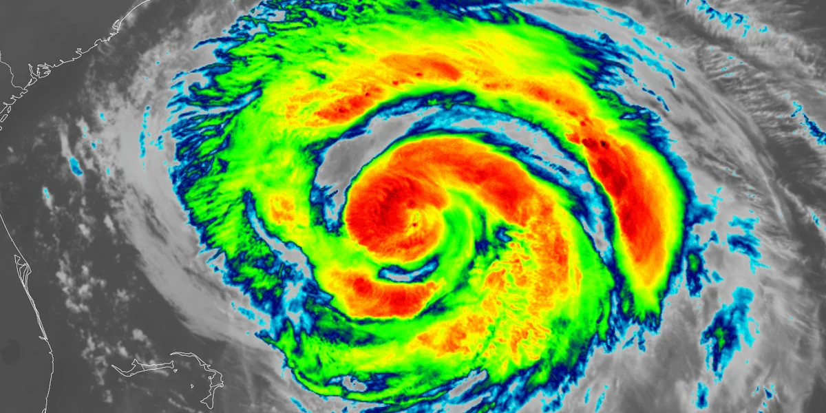 Hurricane Erin is strengthening again / Video Screenshot